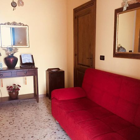 B&B Il Tulipano Sul Lago Colle di Tora Luaran gambar