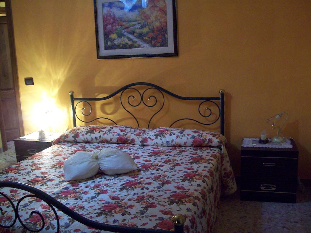 B&B Il Tulipano Sul Lago Colle di Tora Bilik gambar