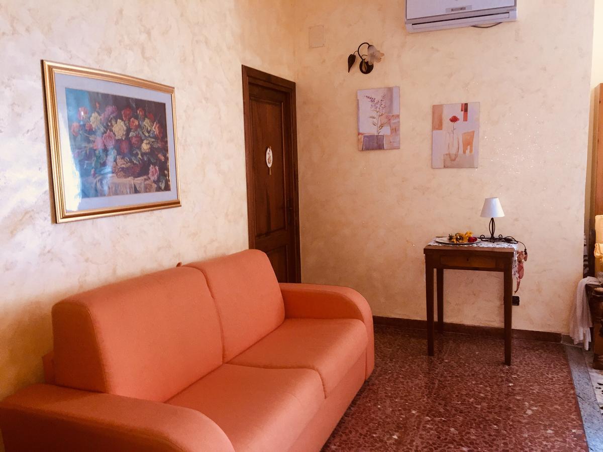 B&B Il Tulipano Sul Lago Colle di Tora Luaran gambar