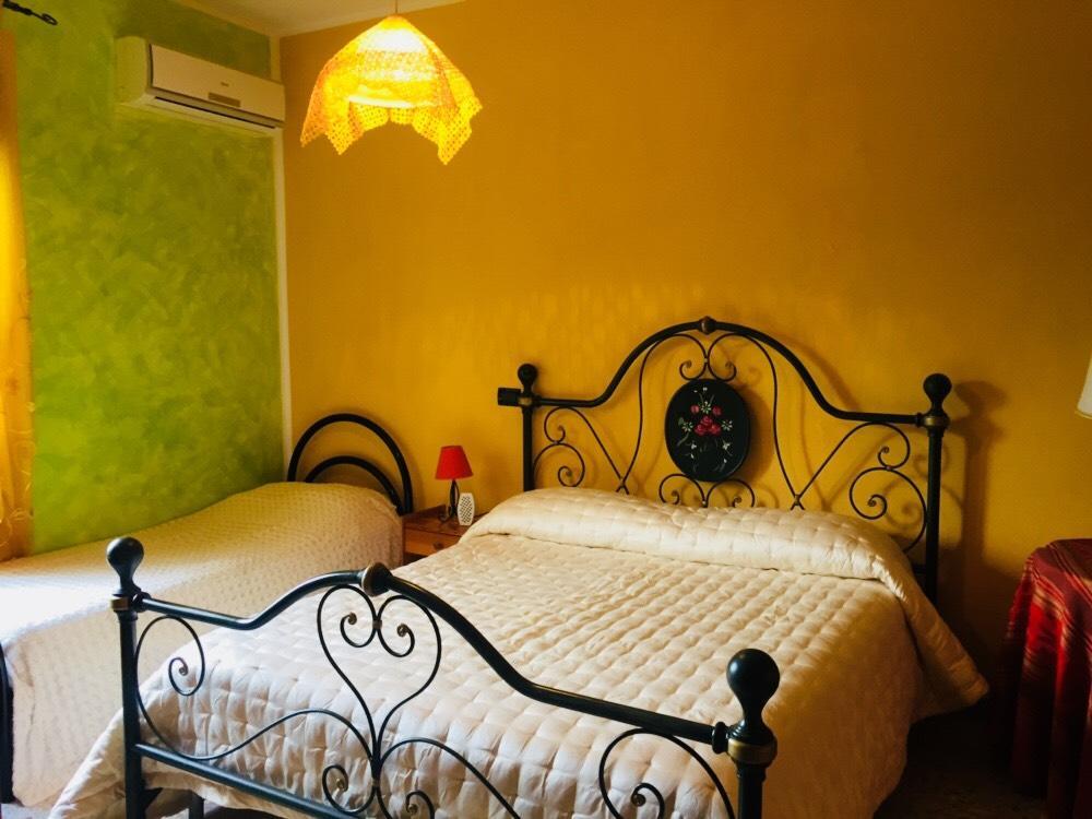 B&B Il Tulipano Sul Lago Colle di Tora Luaran gambar